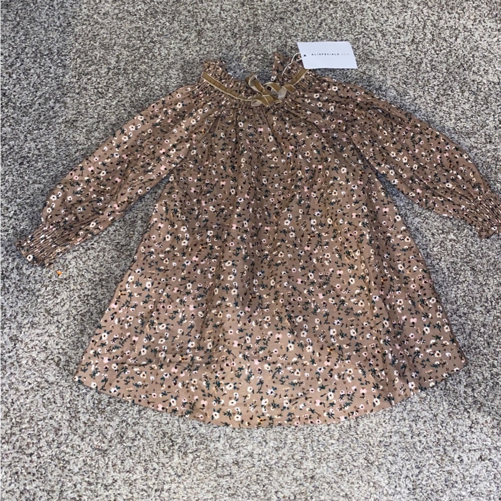 Toddler Girl Dress 
Floral Beige Button Size 3T New Tags